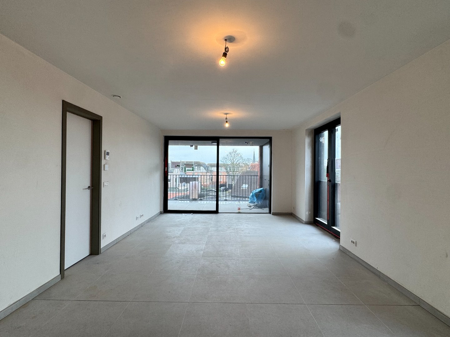 Nieuwbouwappartement met twee slaapkamers, terras en ondergrondse autostaanplaats te koop in Zulte - foto 4