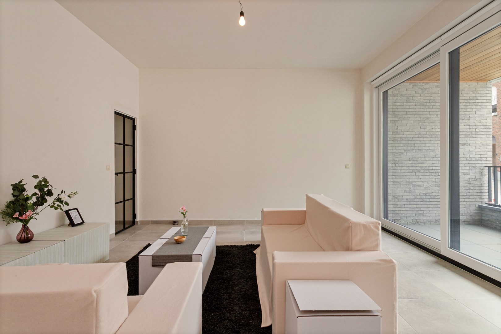 Volledig afgewerkt appartement met 2 slaapkamers en terras. - foto 4