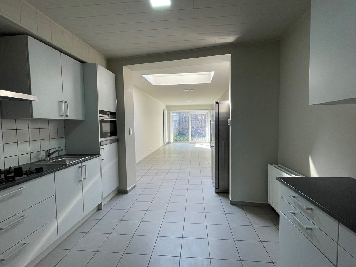 Perfect instapklare rijwoning met 3 slaapkamers en tuintje - foto 5