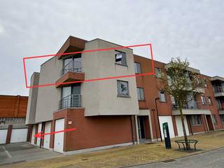 Te koop appartement in WaregemDit appartement op de 2° verdieping met 3 ruime slaapkamers is gelegen op een topligging in Waregem op wandelafstand...