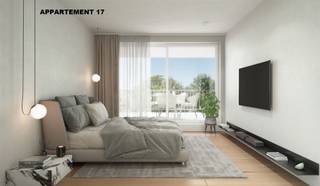 <p><span>RESIDENTIE REMI</span></p><p><span>Antwerpsestraat 497, 2850 Boom</span></p><p><span> </span></p><p><span>Dit hedendaags project met een moderne uitstraling en op een </span><span>centrale locatie</span><span>!</span></p><p><span> </span></p><p><span>Het pand is gelegen op de hoek van de Antwerpsestraat en de 's Herenbaan en dus heel goed bereikbaar. Bovendien zijn er verschillende faciliteiten vlakbij. Er zijn twee supermarkten op 150 meter en diverse winkels op fietsafstand. Qua gezondheidsvoorzieningen is er een ziekenhuis op 250m en een fitnesscentrum op minder dan 500m. Openbaar vervoer richting Boom of Antwerpen zijn op minder dan 300 meter, kortom alle voorzieningen zijn binnen handbereik.</span></p><p><span> </span></p><p><span>De locatie maakt het pand ideaal voor bewoning, maar ook als </span><span>investering</span><span>!</span></p><p><span> </span></p><p><span>De gelijkvloerse appartementen beschikken naast een terras ook vaak over een tuintje met privaat genot. Alle overige appartementen kijken uit over de </span><span>gemeenschappelijke binnentuin</span><span>.</span></p><p><span>Het gebouw wordt opgericht volgens de toepasbare EPB normen, d.w.z. dat de appartementen Bijna Energie neutraal zijn (</span><span>BEN-norm</span><span>). Dit vertaald is in het gebruik van verschillende </span><span>energiezuinige technieken</span><span>: warmtepomp, zonnepanelen, vloerverwarming, driedubbel glas, isolatie, ... .</span></p><p><span> </span></p><p><span>Dankzij de energiezuinige score, zal er een </span><span>vermindering </span><span>zijn op de </span><span>onroerende voorheffing</span><span> (LINK: <span>Vlaanderen.be</span></span><span>)</span></p><p><span> </span></p><p><span>In de aankoopprijs zit </span><span>één overdekte autostaanplaats </span><span>inbegrepen.</span></p><p><span> </span></p><p><span>Mogelijkheid tot aankoop extra autostaanplaats!</span></p><p><span>Staanplaats buiten: 12.500,00 (excl. aankoopkosten)</span></p><p><span>Staanplaats overdekt: 17.500,00 (excl. aankoopkosten)</span></p><p><span> </span></p><p><span>Voor meer informatie of een kennismaking met het project: 03 888 44 01 of info@immodillen.be</span></p><p><span> </span></p>