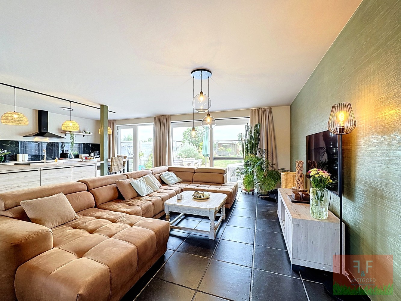 Moderne gezinswoning met 3 slaapkamers, zonneterras en grote tuin te Vlierzele - Instapklaar, gebouwd in 2022! - foto 3