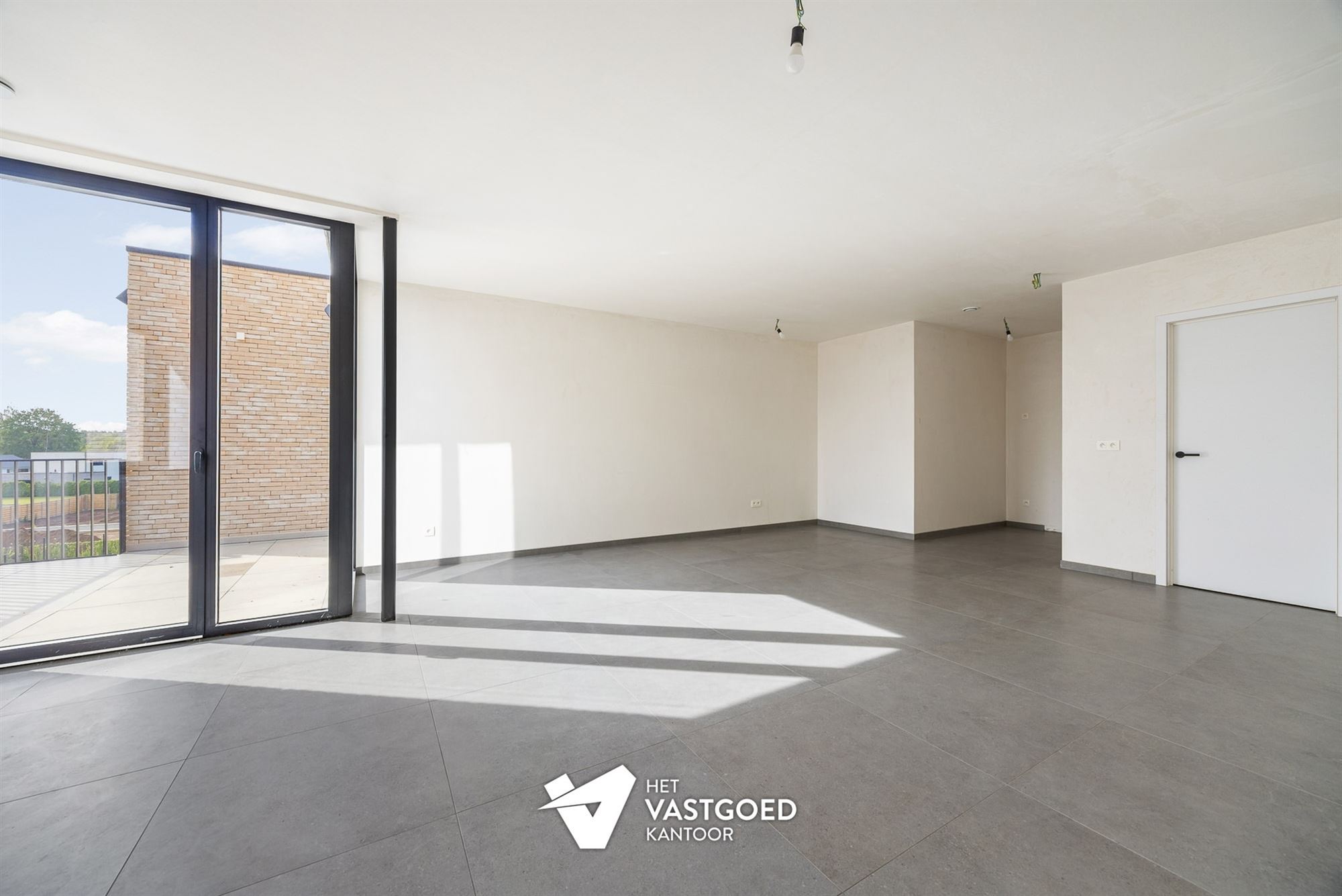 RUIM EN LICHTRIJK APPARTEMENT MET 1 SLAAPKAMER - foto 5
