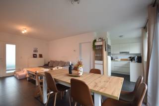 RYFFELAERESTRAAT 10 RUMBEKEDeze charmante en comfortabele woning is rustig gelegen en toch vlakbij het centrum van Rumbeke.Bij het binnenkomen...