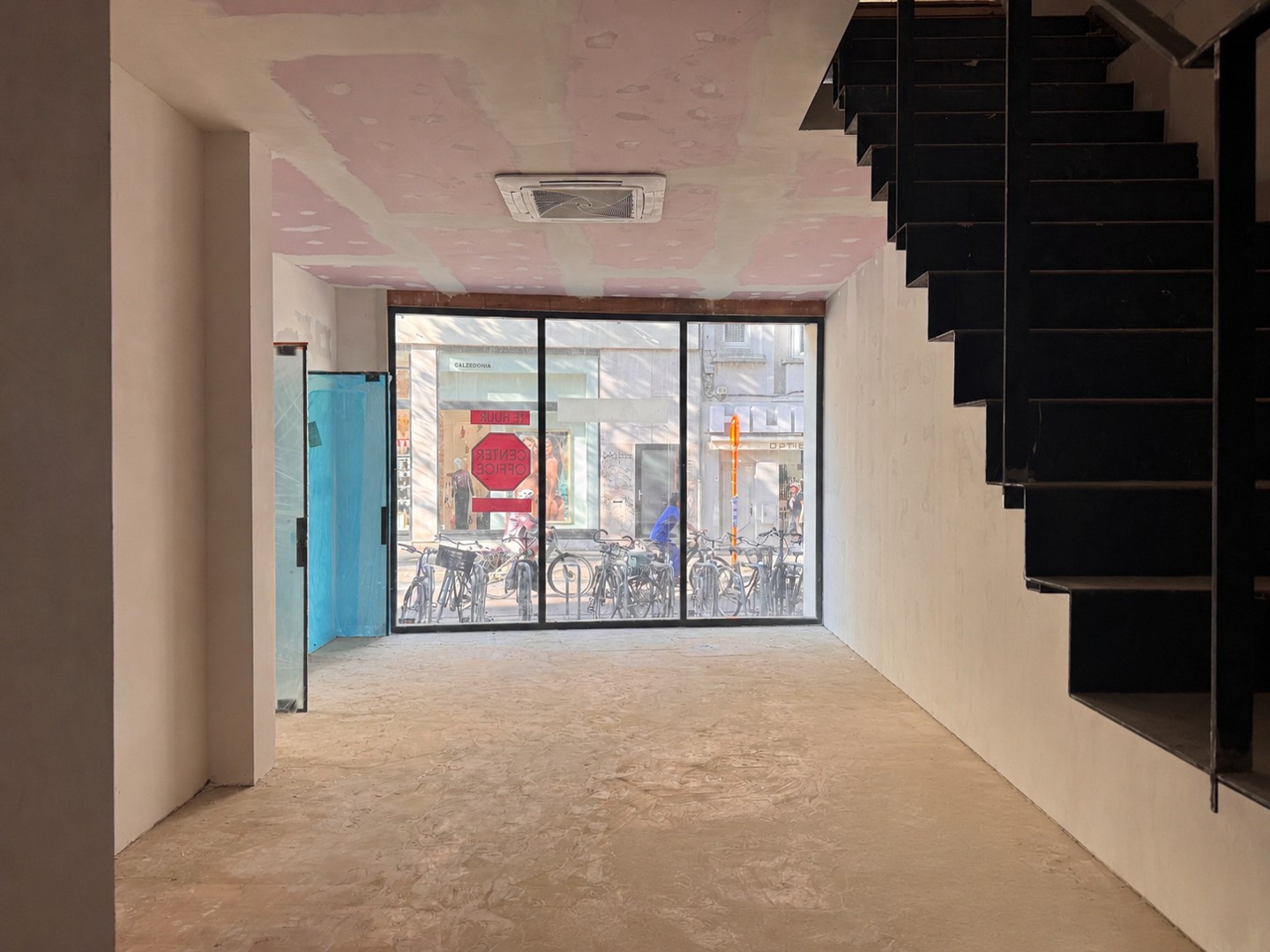 Commercial for rent in Ghent - photo 4