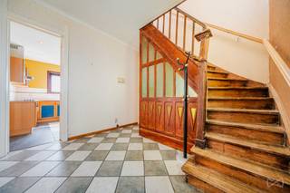 Prachtig herenhuis - 3 slaapkamers, garage, tuin, ideaal vrij beroepSamenstelling:Ruime inkomhal met apart toilet, grote en lichte woonkamer van 35...