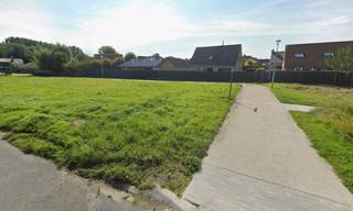 In de rustige, doodlopende Monseigneur Eugeen Laridonstraat in Roeselare is deze villabouwgrond (lot 2) van 566 m² met zuidoostelijk gerichte...