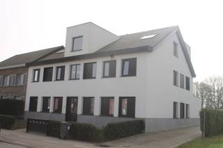 Stijlvolle, recente penthouse in het groene hart van Sinaai.Welkom thuis in het prachtige Sinaai, waar rust, ruimte en leef-comfort samenkomen.Het...