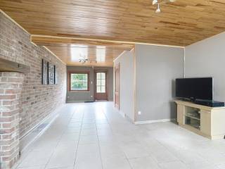 Te renoveren open bebouwing in een landelijke omgeving!In het charmante Faluintjesdorp Moorsel, vlakbij de bekende Sint-Stefanuskapel en gelegen...