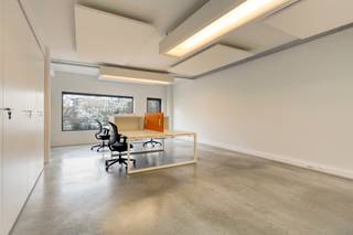 Te huur: Kantoorruimte in het hart van Mechelen, met zicht op het stadspark.Deze kantoorruimte biedt een commerciële ruimte van 95 m², ideaal voor...