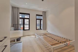 Ben jij op zoek naar de perfecte studentenkamer in het hart van Leuven? Zoek niet verder! Kies deze kamer te Tiensestraat 151 bus 0103 Leuven.Waarom...