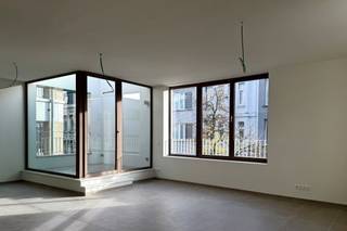 Zin in een plek waar stijl en comfort samenkomen met Zurenborg als buur? Dan is dit appartement van 102 m² precies wat je zoekt. Twee...