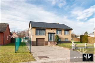 Ruime en energiezuinige gezinswoning in rustige omgeving grenzend aan natuurgebied De Platwijers!Energetische renovatie!Troeven: * Rustige,...