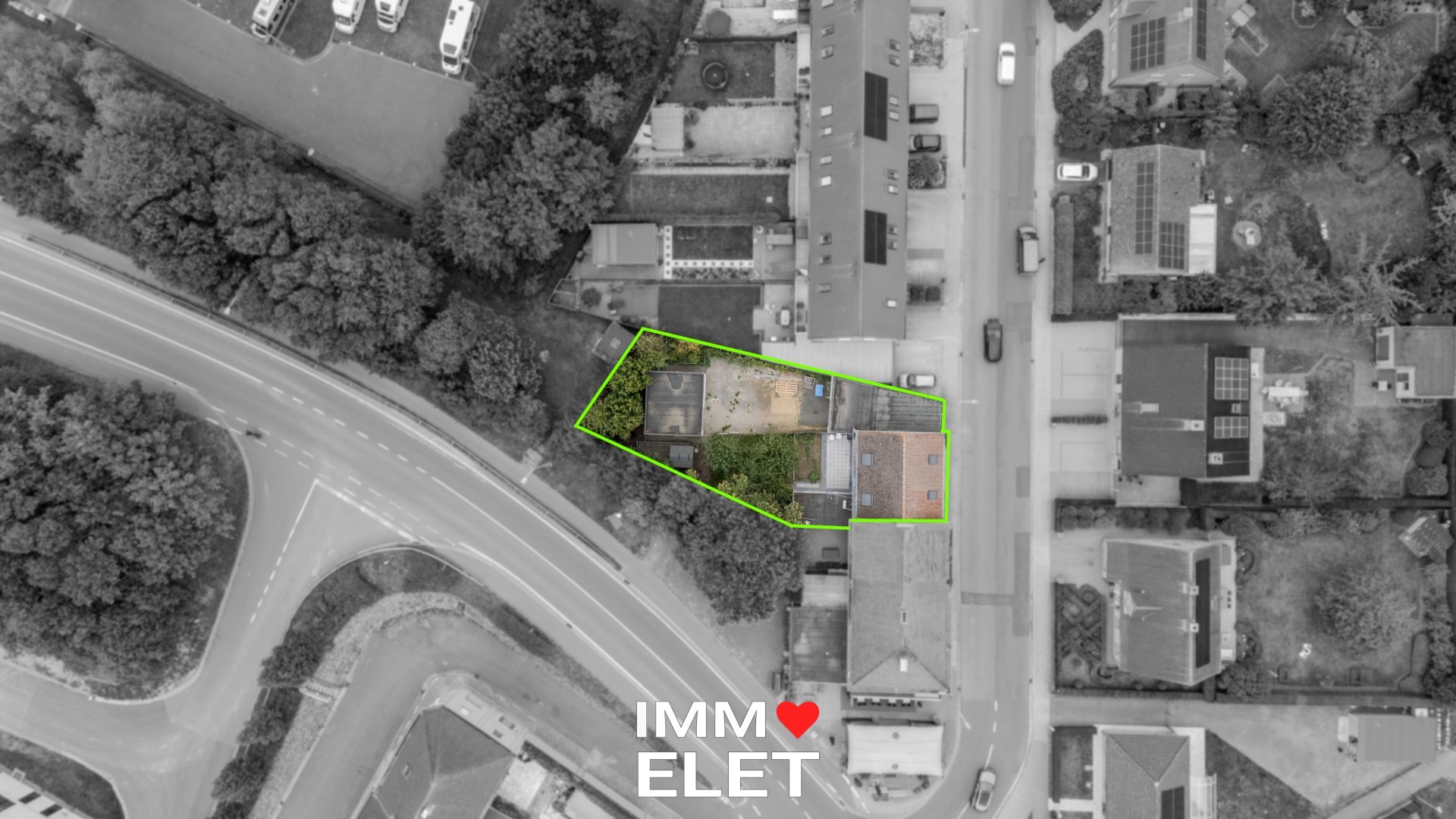 ENERGIEZUINIGE WONING MET 2 GROTE GARAGES - 553 M² - foto 2