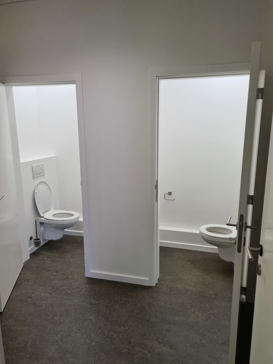 Showroom/kantoor met opslagruimte/magazijn buiten centrum - foto 5