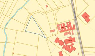 <strong>PERCEEL BOS VAN 39A60CA IN LOMMEL, "DE NIEUWE KOOP"<br /><br /></strong>Dit achterliggende perceel grond is gelegen achter Speelpleinstraat 77 - 79 in Lommel en ligt volledig in natuurgebied (bestemming volgens gewestplan). <br />Dit perceel bos / woeste grond is 39a60ca groot. <br /><br />Interesse of vragen? Contacteer ons op 011 96 51 76 of mail naar info@momentumvastgoed.be.