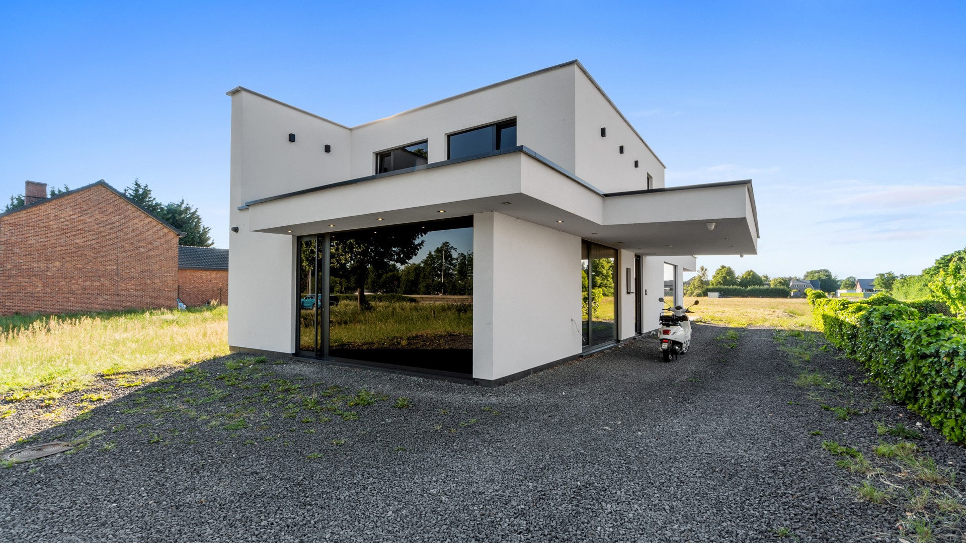 Luxueuze nieuwbouwwoning met handelsruimte/bureel te Genk - photo 1