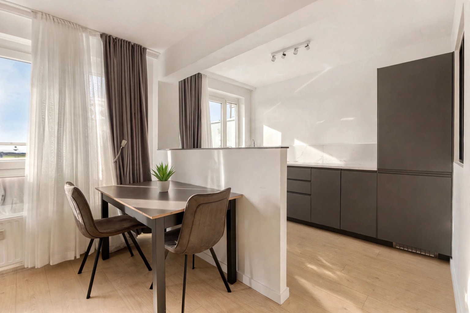 Lichtrijk gerenoveerd appartement op topligging - foto 5