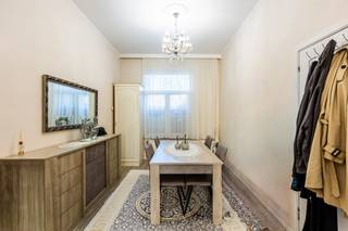 🏡 FOR SALE – Beautiful 2-bedroom duplex with courtyard/garden in Schaerbeek – Plasky areaWe Invest Brussels-Europe is pleased to present this...