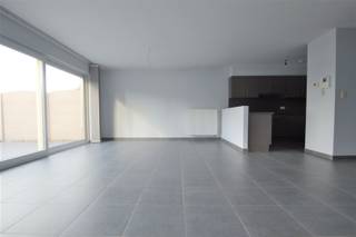 Instapklaar gelijkvloers appartement met tuin en garageDit mooie en instapklare appartement is gunstig gelegen aan de rand van het centrum van...