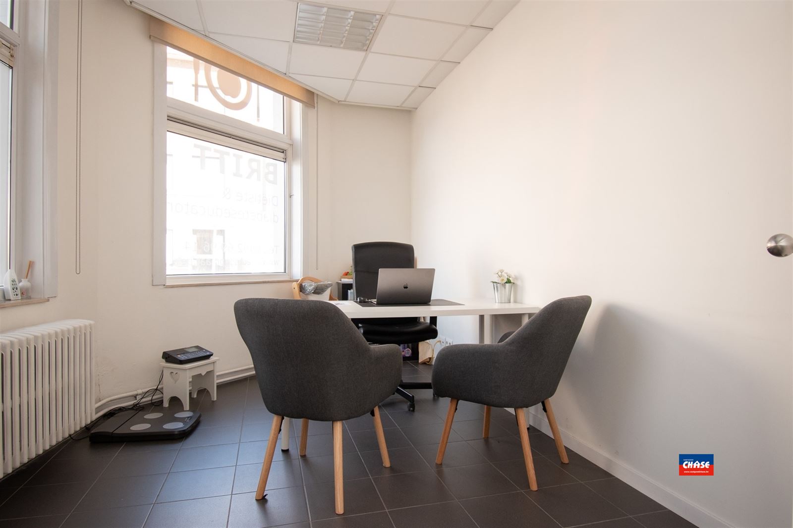 Gebouw met 3 praktijkruimtes en duplexappartement - foto 5