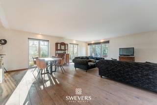 Interesse? Meer informatie op www.SWEVERS.be. - In het groene en rustige Bolderberg (Heusden-Zolder) staat op Zandstraat 147 een zeer ruime...