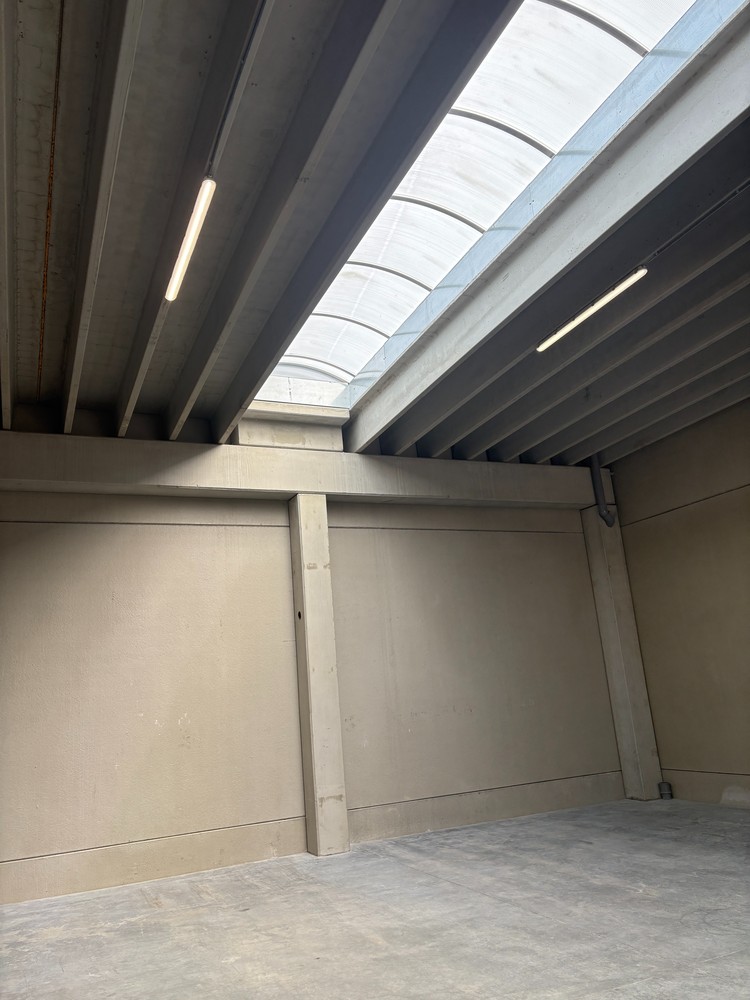 Ruime loods van 264 m² op afgesloten terrein - foto 5