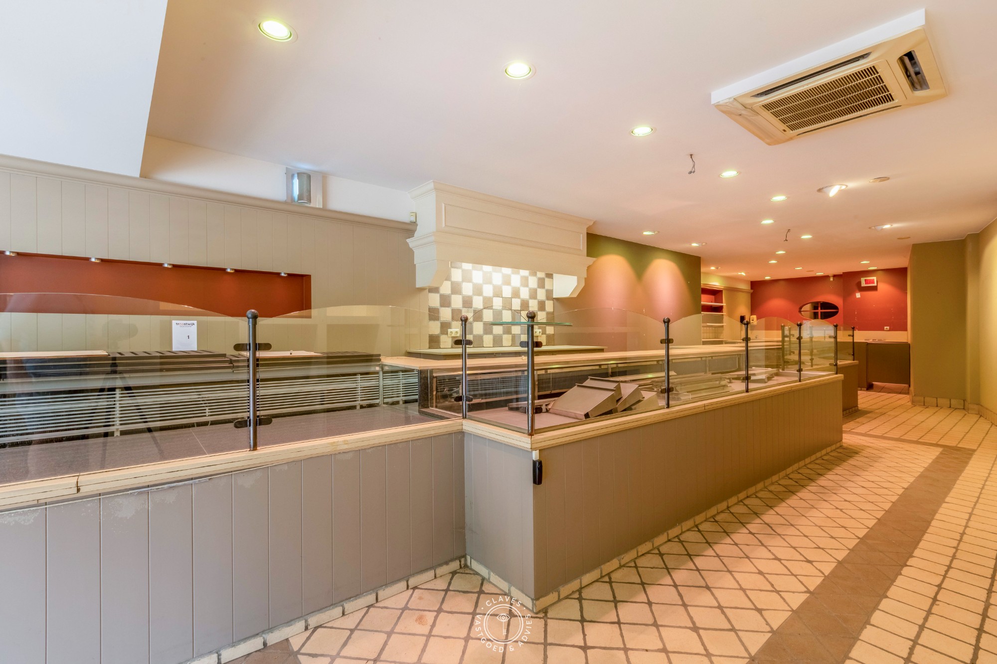 Commercieel pand op uitstekende locatie in Sint-Niklaas - foto 4