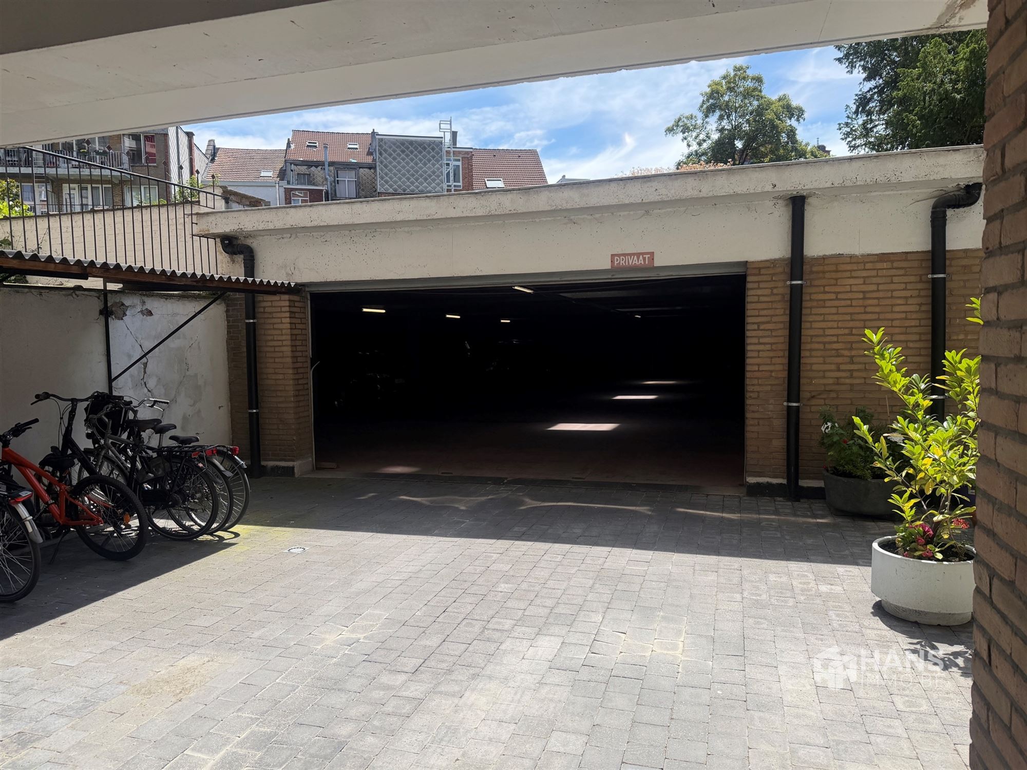 Overdekte autostaanplaats te koop in de Van Eycklei 42, 2018 Antwerpen - foto 3