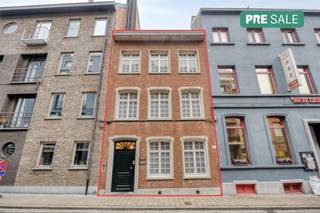 Dit uitstekend onderhouden pand is gelegen in Boom en biedt dankzij de voormalige functie als praktijkwoning een zee aan ruimte en...