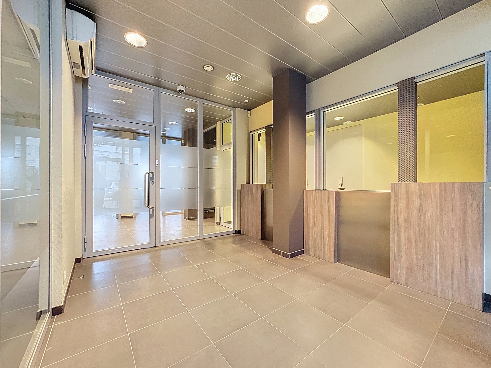 Commercial for rent in Liège - photo 3