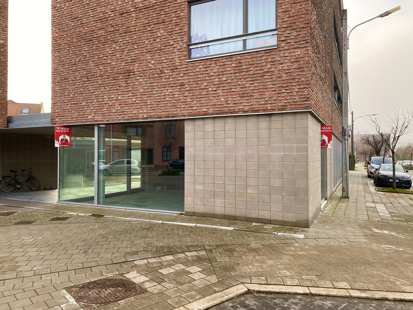 Commercial for rent in Kortrijk - photo 1