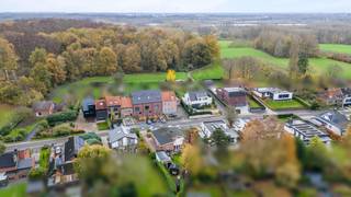 Te koop: open huis in de Negenoogstraat, Temse, op een unieke locatie vlakbij de Schelde en omgeven door natuurgebied.Deze woning biedt een...