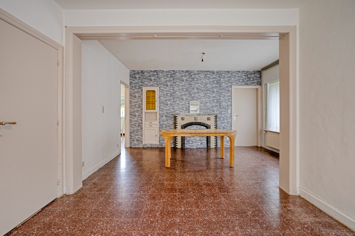 Op te frissen gelijkvloerse woning met 1 slaapkamer en garage! - foto 5