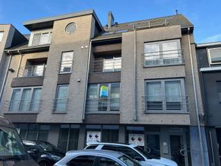 Prachtig appartament vlakbij Keizersplein/Zoutstraat. Je vindt dus alles op wandelafstand.Het app. op de 1e verdieping is ruim (104m²) en beschikt...