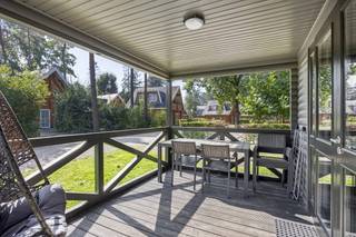 Cette location de vacances d'une superficie de $$$$$$$$$ ² est située sur un terrain de 229 m². Le salon et la salle à manger ouverts avec...