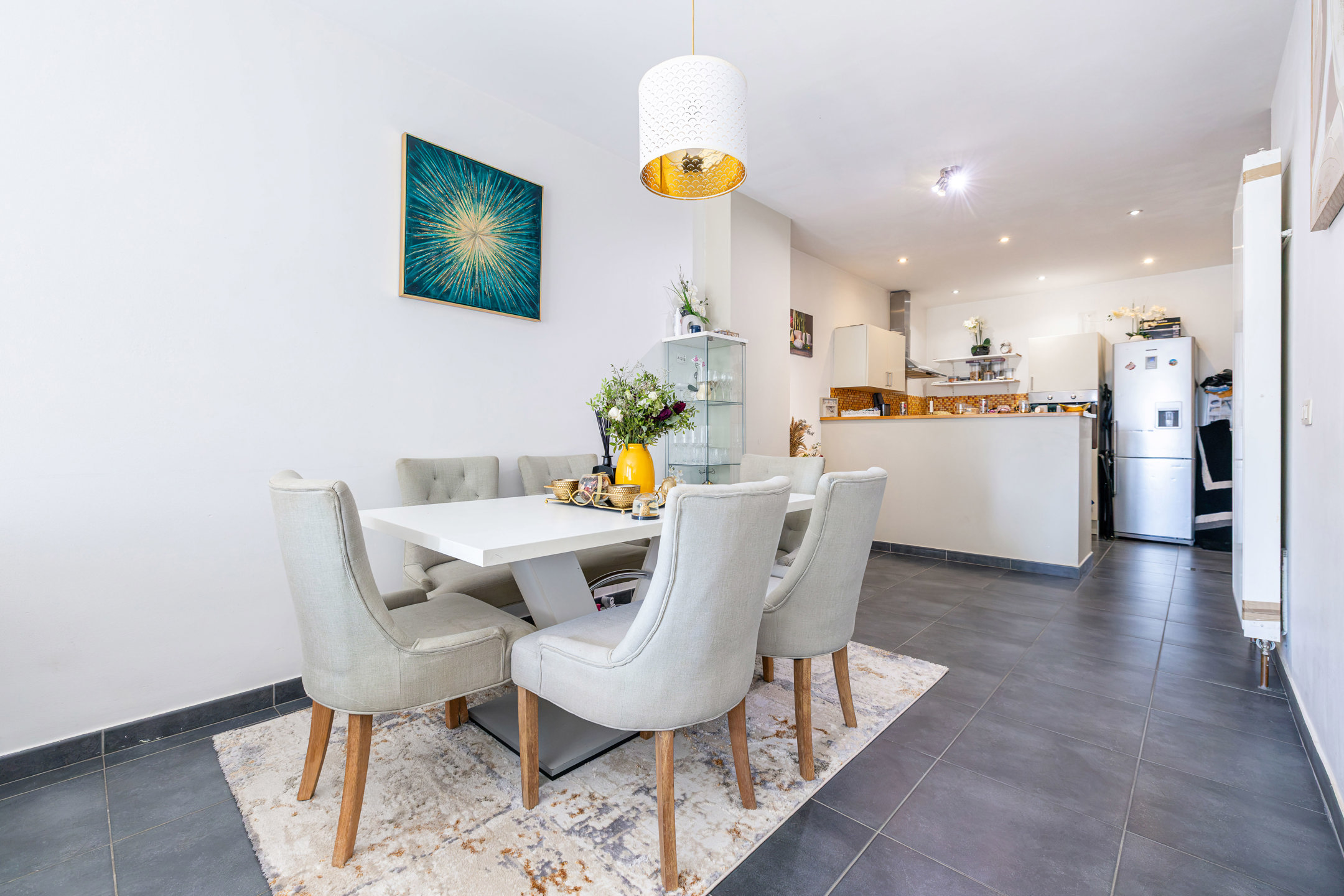 Ruim appartement met 1 slaapkamer van ± 75m² - foto 4