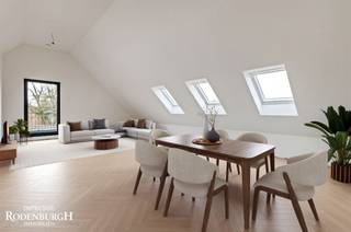 Exclusief dakappartement op centrale locatie te Hoogstraten In het stijlvolle nieuwbouwproject Bloemenhof bevindt zich dit penthouse dakappartement...