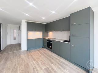 Dit prachtig gerenoveerde appartement aan de Zeedijk in Middelkerke biedt alles wat je zoekt voor een comfortabele levensstijl aan zee. De...