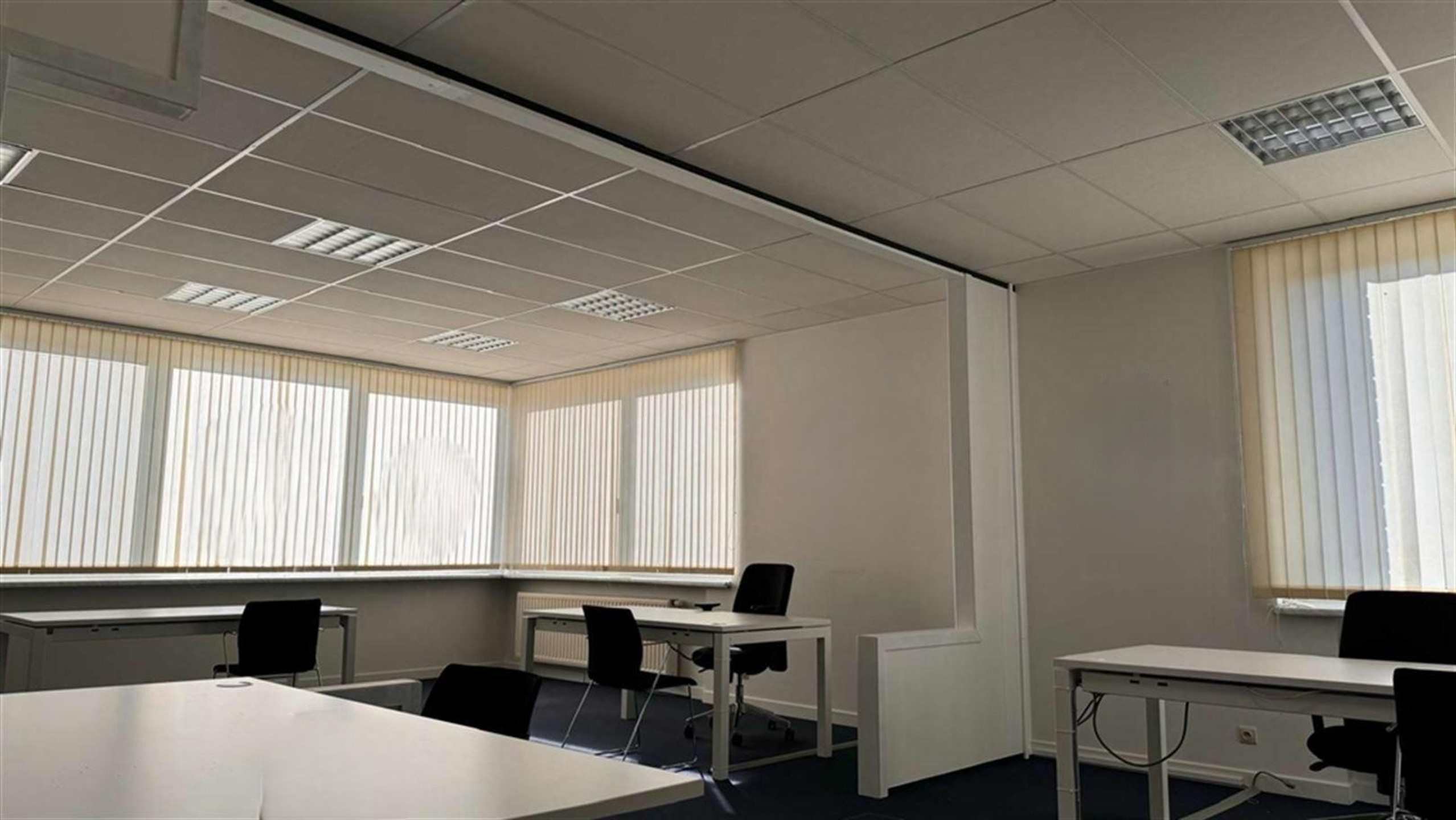 Schelle: 591m² kantoren met ruime parking te huur nabij A12 - foto 2
