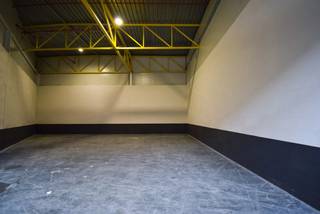 Het pand heeft een oppervlakte van 150m² en ligt op slechts 950 m van het treinstation Buizingen. De snelweg E19 ligt op 2,2 km afstand, wat...