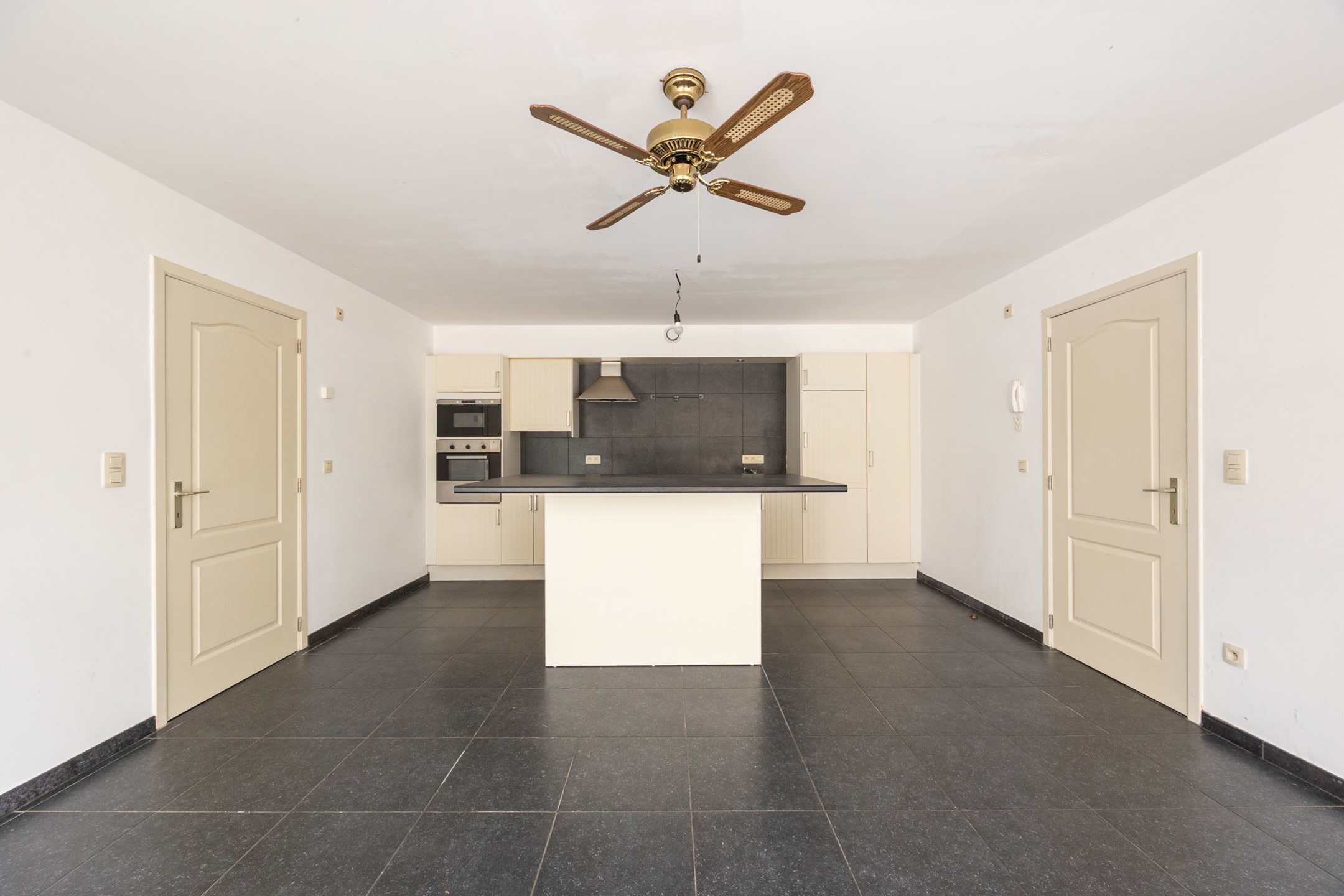 App/kantoor van 90m² met 2 slks + tuin met parking en garage - foto 4