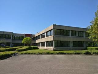 Kantoren met veel lichtinval aan zeer scherpe condities te huur. Dichtbij de Brusselse Ring en Brussels Airport. Voldoende parking aanwezig...