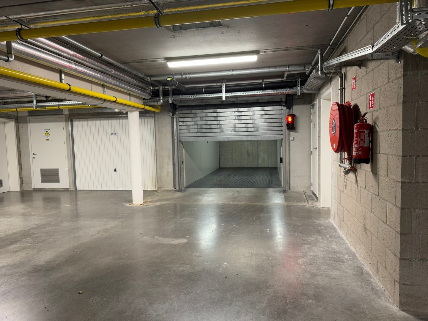 Ondergrondse autostaanplaats te huur in het centrum van Nieuwpoort Stad - foto 4