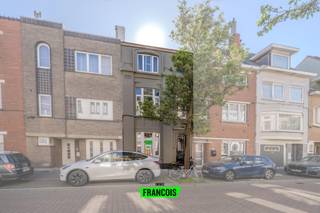 Bent u op zoek naar een instapklare, ruime woning met karakter én moderne afwerking? 🏡 Dan is dit prachtig gerenoveerde herenhuis in de...