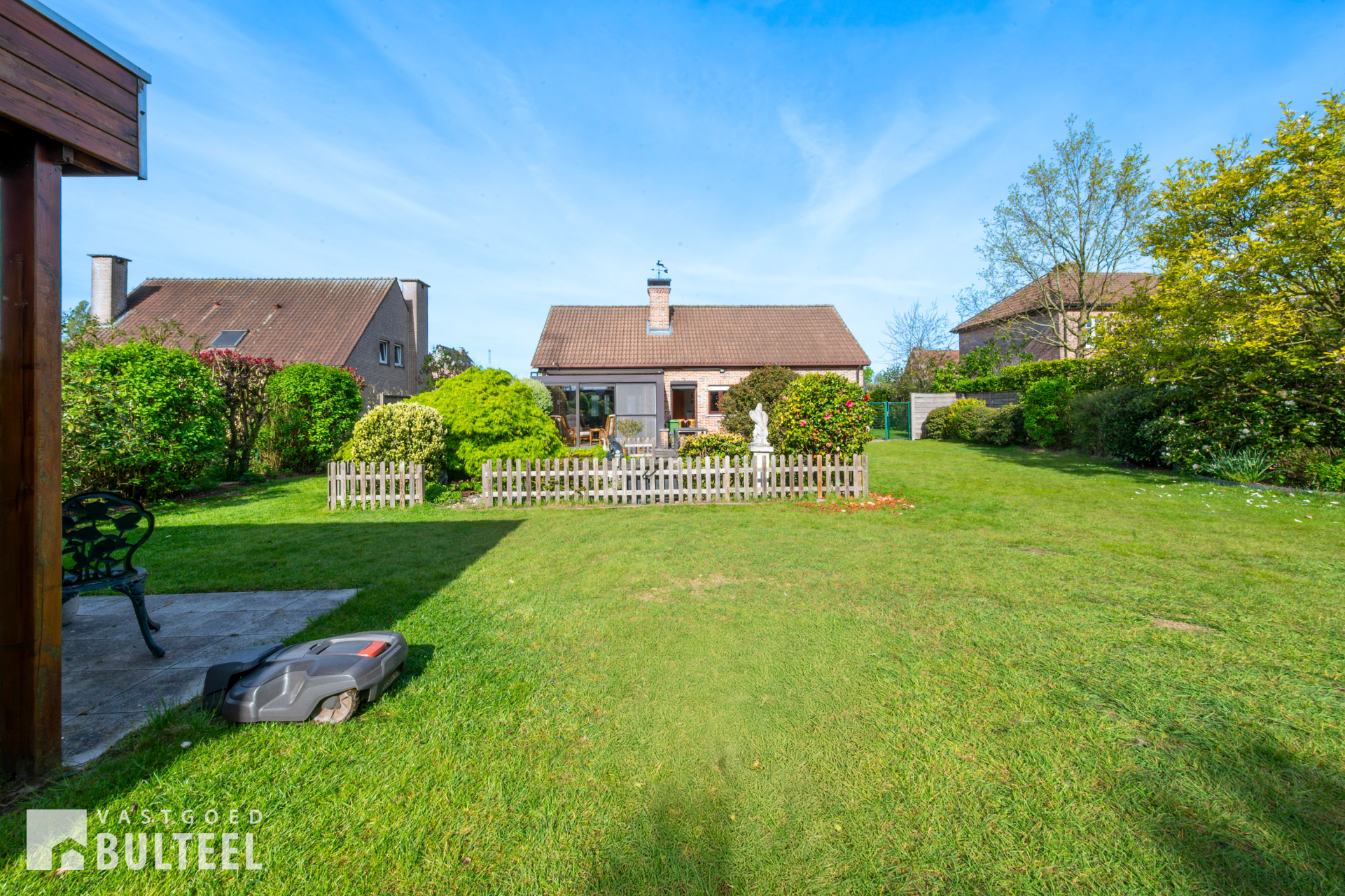 Instapklare woning met 3 slkrs en prachtige tuin. - foto 2