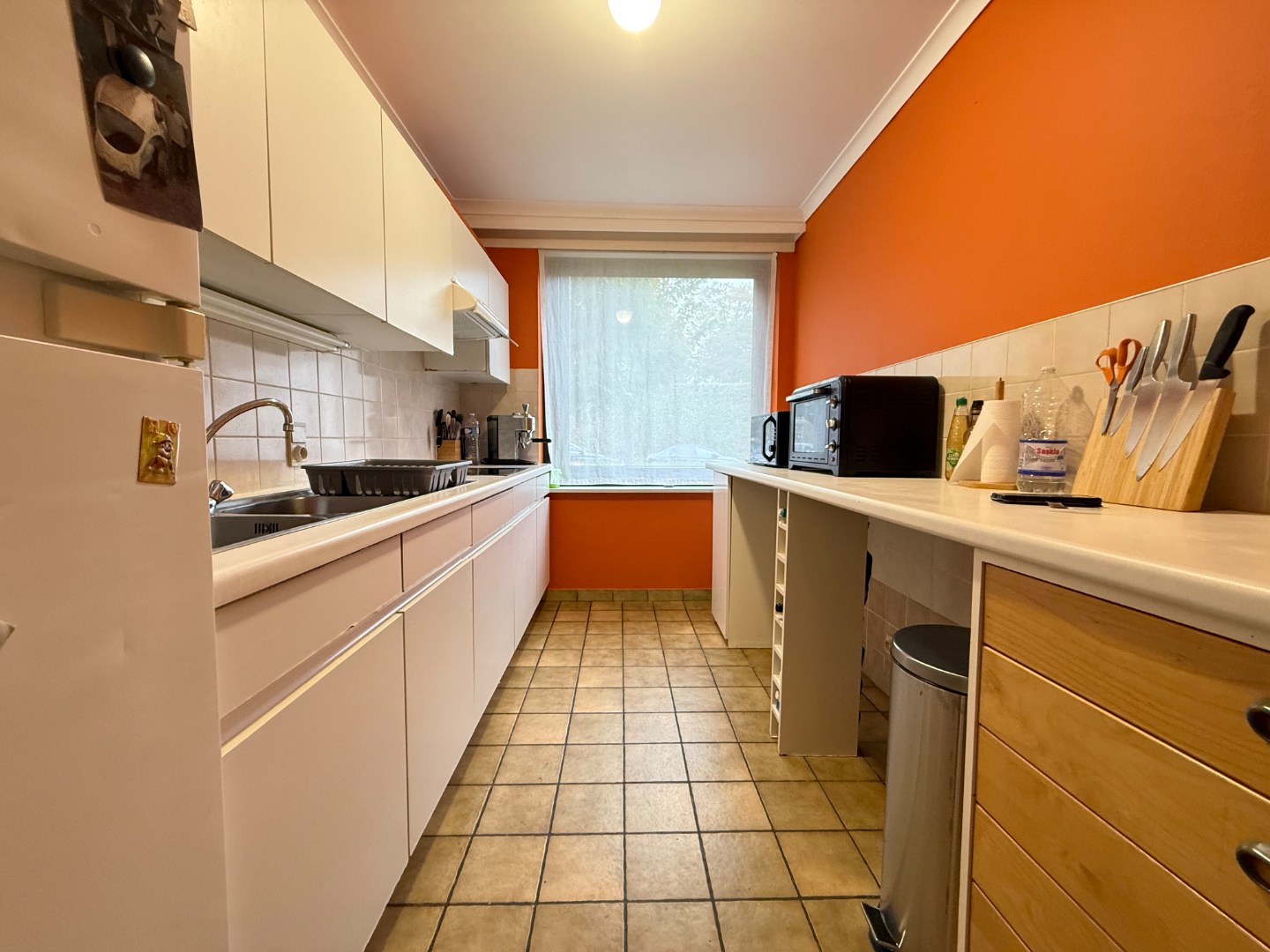 Ruim drie-slaapkamerappartement met garagebox in centrum Tielt! - foto 3