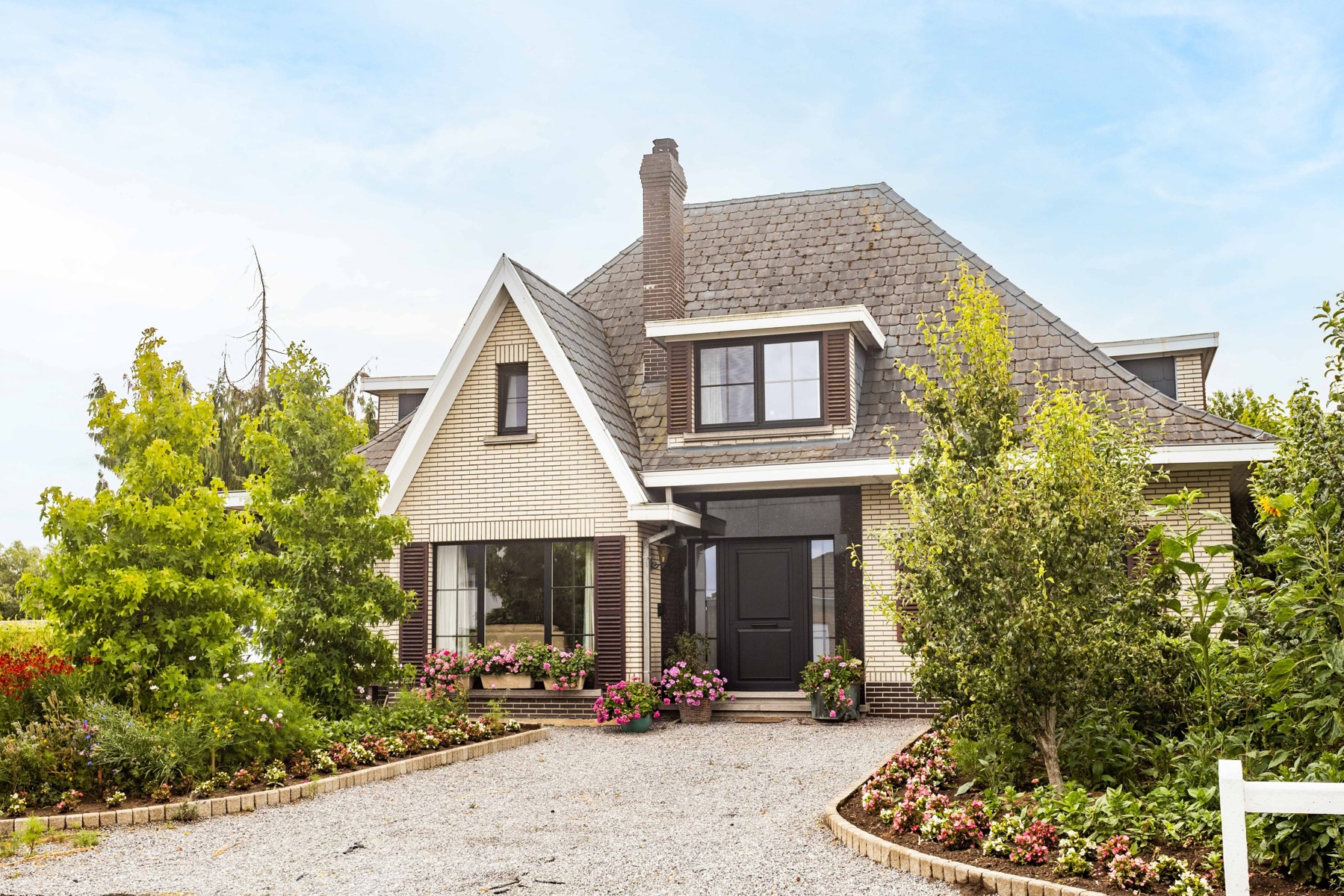 Aangename woning met 4slpk, tuin + garage  - foto 1