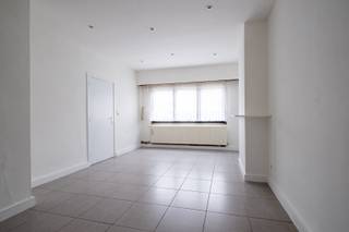 Deze ruime woning is gelegen in een aangename en kindvriendelijke woonwijk. De woning geniet van een mooi uitzicht op een natuurgebied, wat zorgt...