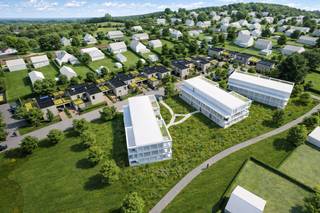 <strong>Welkom op NIEUWBOUWZONDAG op 26 april van 14 uur tot 16 uur!</strong><br /><br />Dit nieuwe woonproject met<strong> 13 gezinswoningen</strong> bevindt zich op een fijne en rustige ligging in de <strong>Heggenstraat in Peer</strong>, vlakbij het centrum. Alle voorzieningen zoals scholen, winkels, horeca, sport en cultuur zijn eenvoudig te voet of met de fiets bereikbaar. Het project wordt omringd door een groene en aangename omgeving die een natuurlijke buffer vormt tussen wonen en het stadsleven. De doordachte inplanting creëert een autoluwe woonomgeving, waar veiligheid, leefbaarheid en rust centraal staan.<br /><br /><strong><span>Woning 07 met 4 slaapkamers:</span></strong><br />-Oppervlakte woning 152,72 m²<br />-Leefruimte met veel lichtinval en open keuken<br />-Berging aan de keuken <br />-Apart toilet gelijkvloers<br />-1 gelijkvloerse slaapkamer (of bureau) <br />-3 slaapkamers en 1 badkamer met toilet op verdieping<br />-Vloerverwarming en zonnepanelen<br />-Gezellige tuin met ruim terras<br />-Grote tuinberging<br /><br />Elke woning beschikt over een functionele indeling, grote raampartijen, optimale lichtinval en een hoogwaardige afwerking. Duurzame materialen en energiezuinige technieken zorgen voor een zeer lage energiekost en een woning die klaar is voor de toekomst. <span>Alle woningen worden volledig afgewerkt naar eigen smaak volgens lastenboek en dit met de professionele hulp van de kopersbegeleiding.<br /></span><br />Contacteer ons voor meer informatie of een afspraak op 011 39 90 50 . Wij ontzorgen je ook voor de verkoop van je huidige woning!<br /><br /><em>Getoonde renders en plannen zijn indicatief.</em>